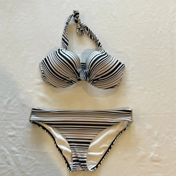 Victoria’s Secret halter padded bikini swim suit top‎ and bottoms 36D medium EUC - Picture 1 of 4